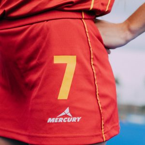 Falda roja primera equipación oficial de la seleccion española femenina de hockey hierba