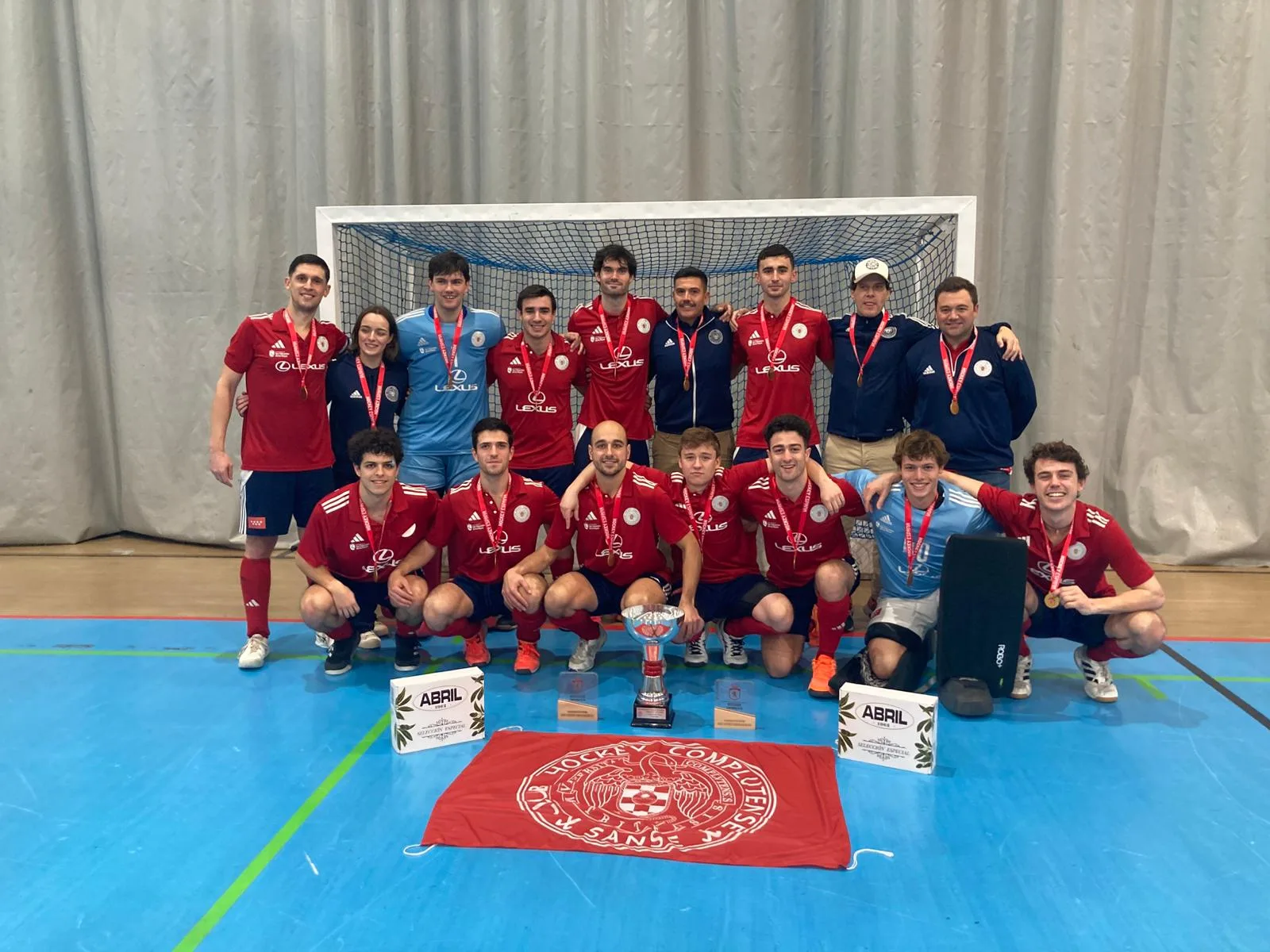 EL SANSE COMPLUTENSE SE PROCLAMA CAMPEONA DE ESPAÑA DE DHM SALA