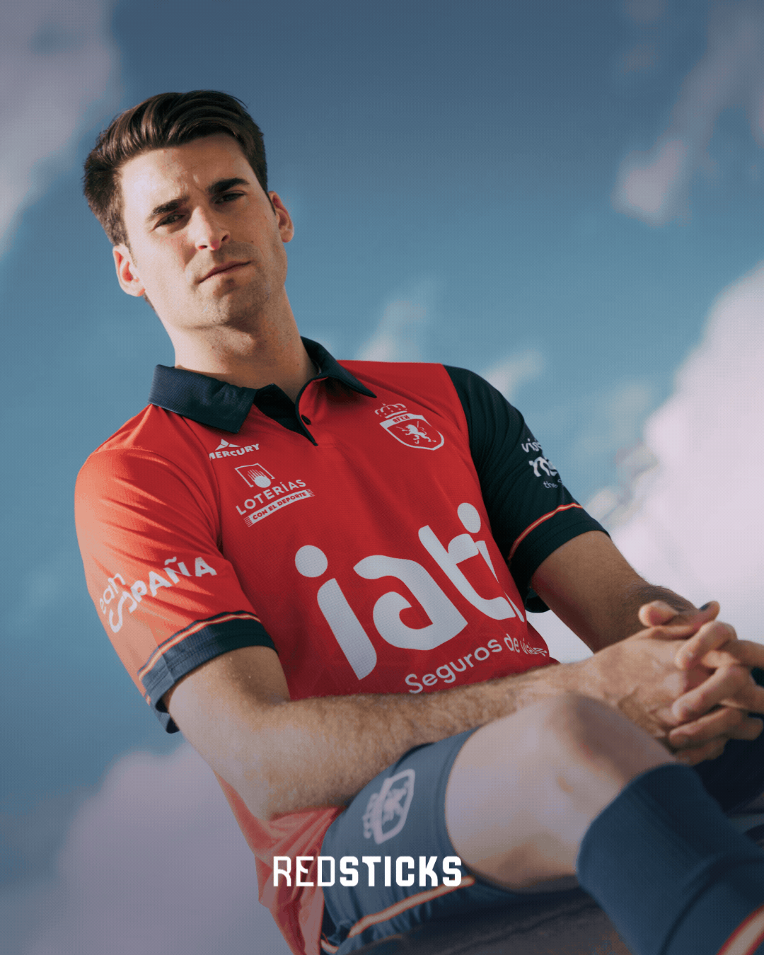 ¡Hazte con la nueva camiseta! ¡Vístete como un RedStick!